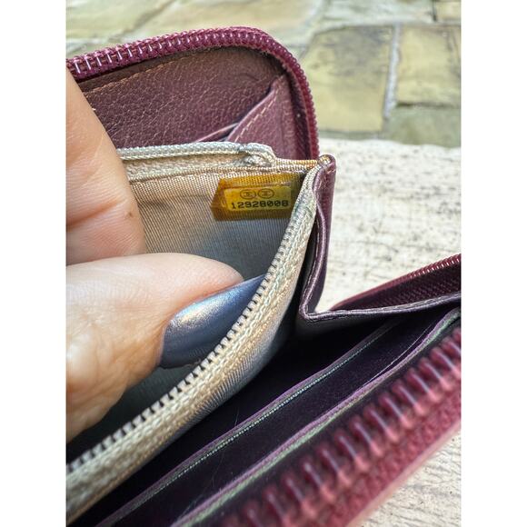 CHANEL CAMELLIA PURPLE LEATHER LONG ZIPPY WALLET - Picture 4 of 8